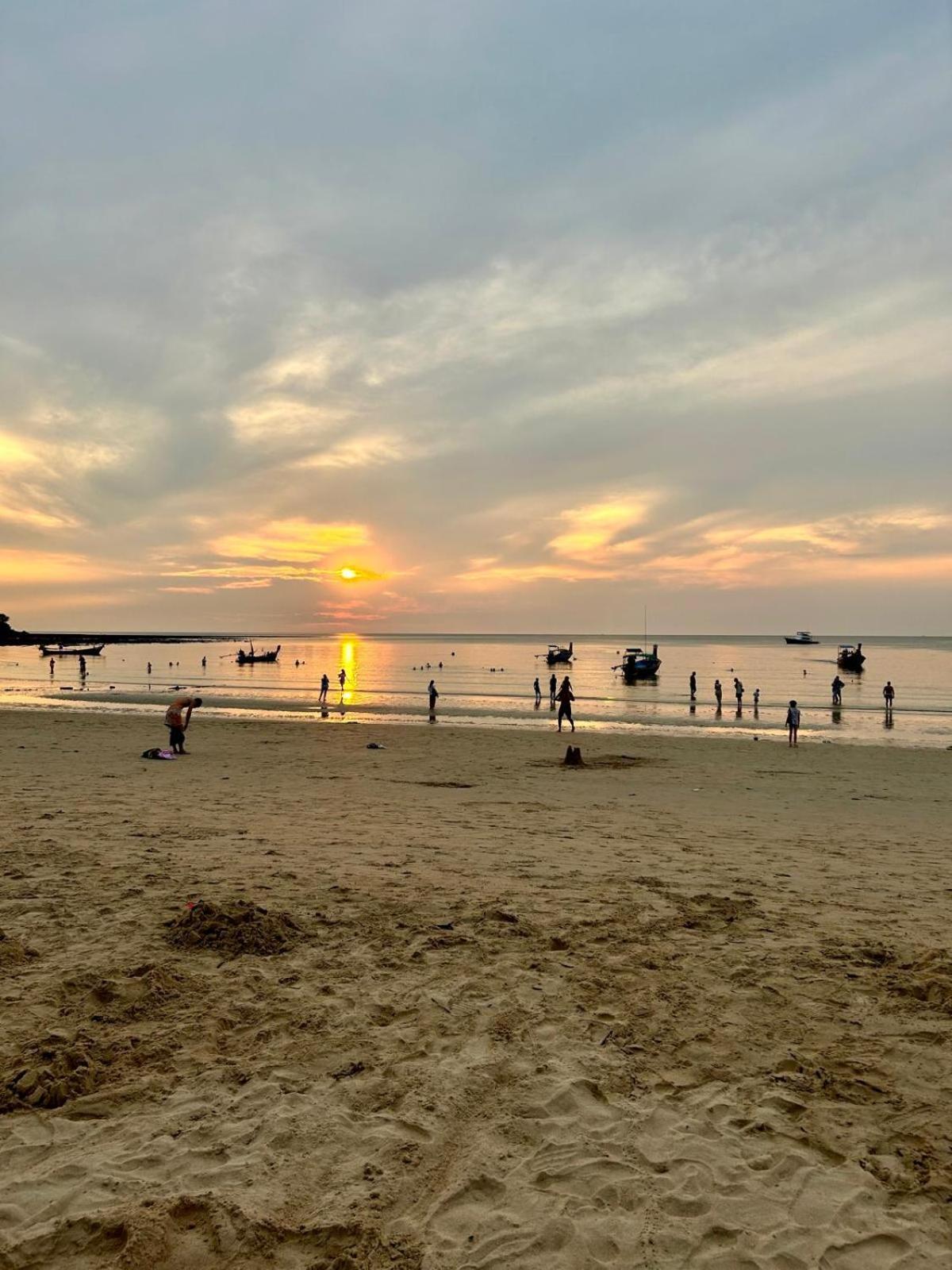 Phuchada Residence Nai Yang Beach Kültér fotó